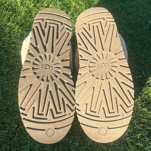 Like New! UGG Disquette Clog - Picture 10 of 11